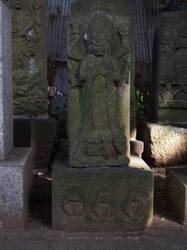 58a.八坂神社の庚申塔〜〜’08.08.22写す.jpg
